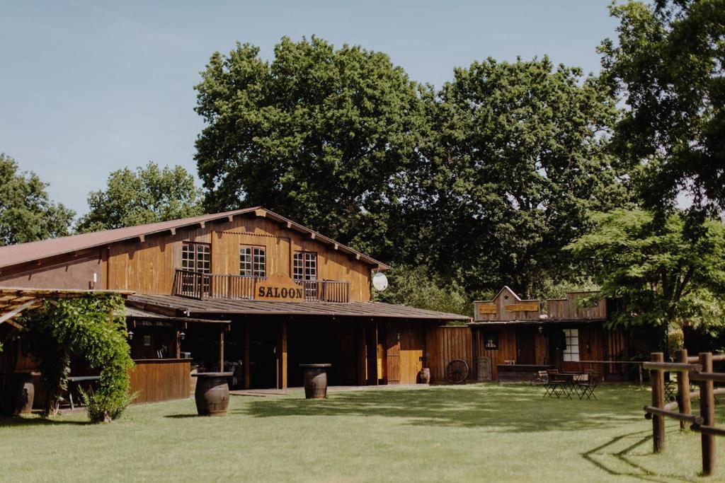Le Ranch Amadeus Bed & Breakfast Saint-Paul-en-Born ภายนอก รูปภาพ